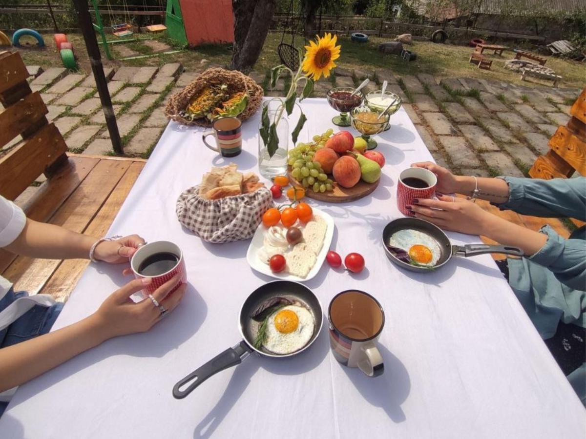 Chamich Guesthouse Debed Buitenkant foto