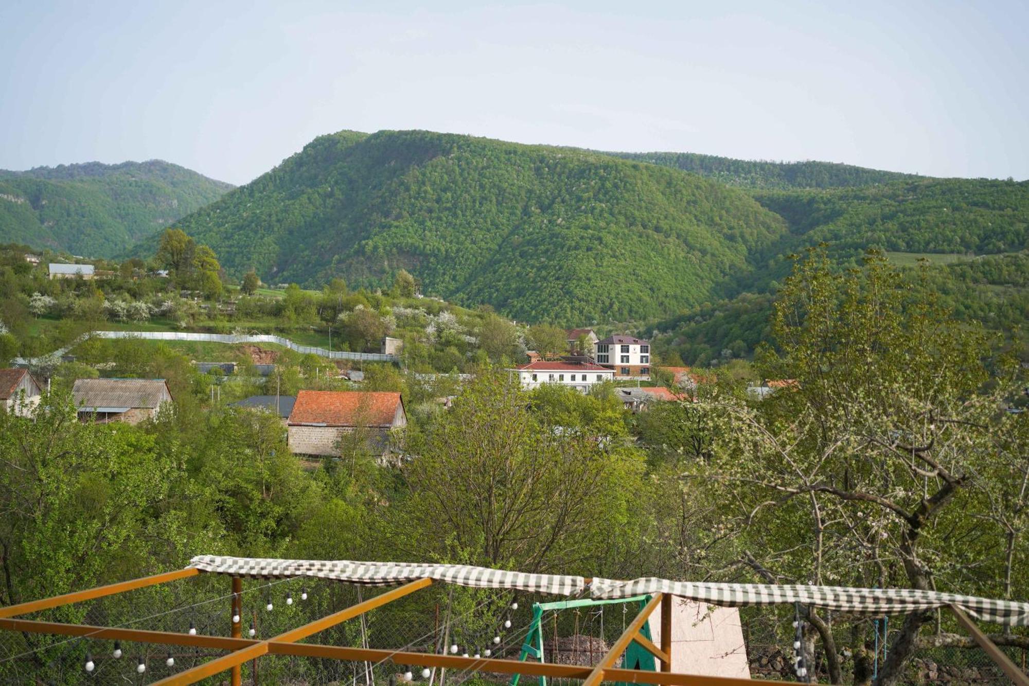 Chamich Guesthouse Debed Buitenkant foto