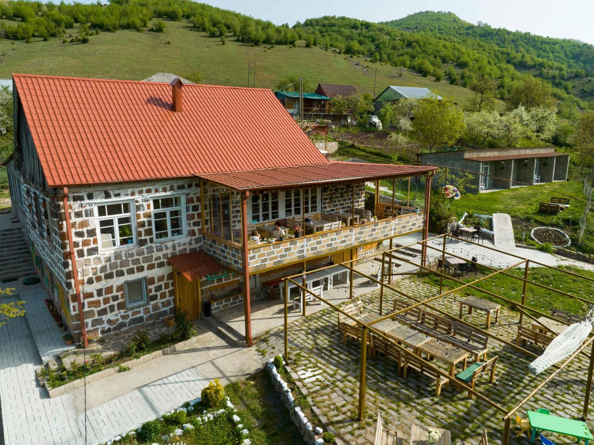 Chamich Guesthouse Debed Buitenkant foto