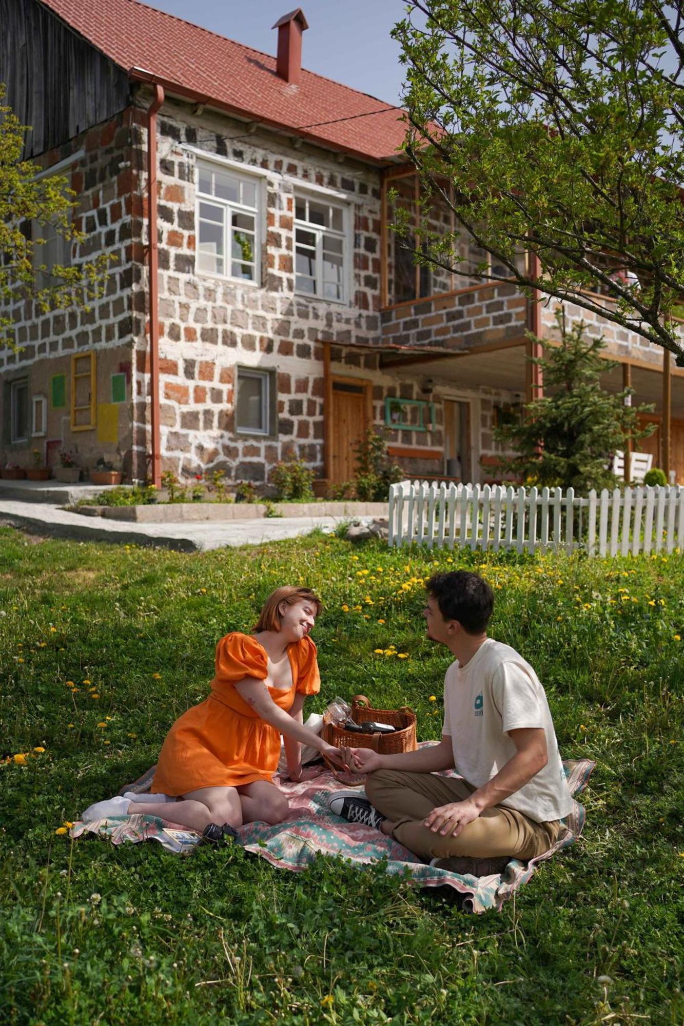 Chamich Guesthouse Debed Buitenkant foto